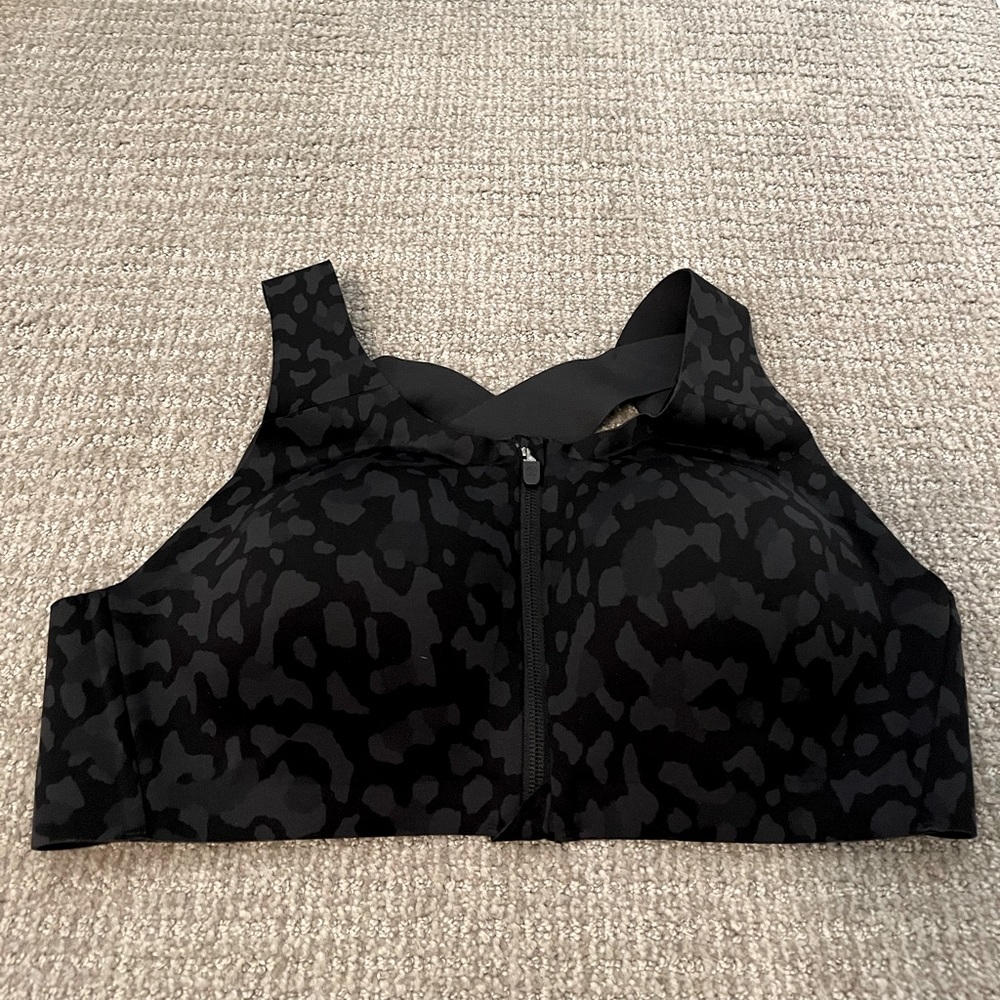 Black leopard print Lululemon sports bra